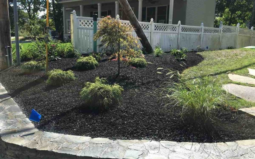 Commercial mulch installation