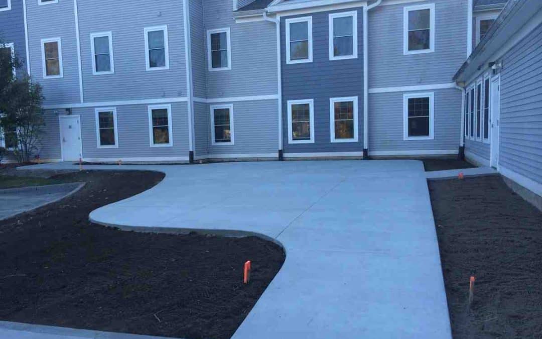 how to get commercial landscaping contracts